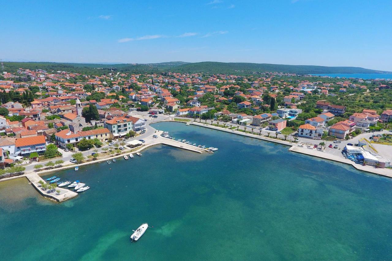 Leona Daire Sukošan Dış mekan fotoğraf
