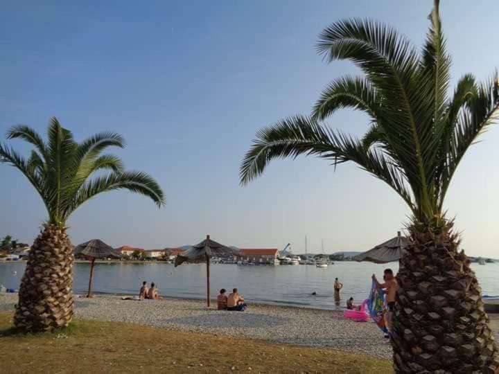Leona Daire Sukošan Dış mekan fotoğraf